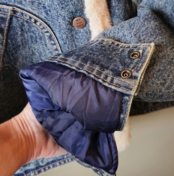 FREE PEOPLE Denim Jacket with Faux Fur Collar! Size Medium Excellent condition - Picture 7 of 10